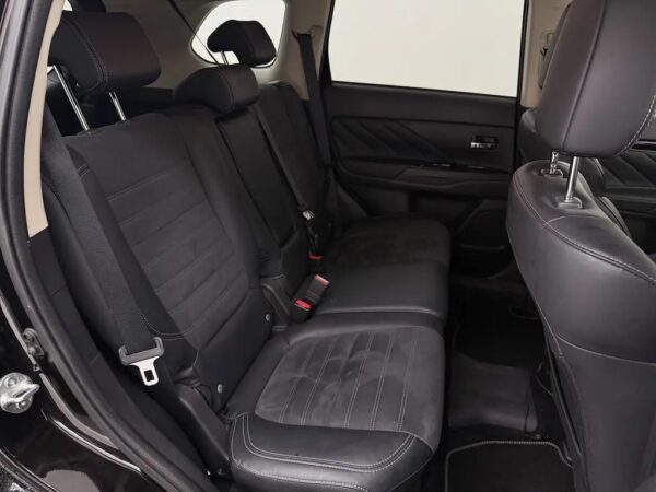 Mitsubishi Outlander 2.4 PHEV Pure LED