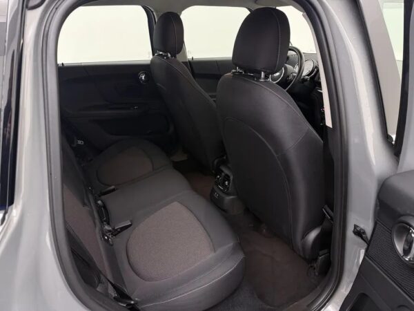 MINI Countryman 1.5 One Dutch Made Edition
