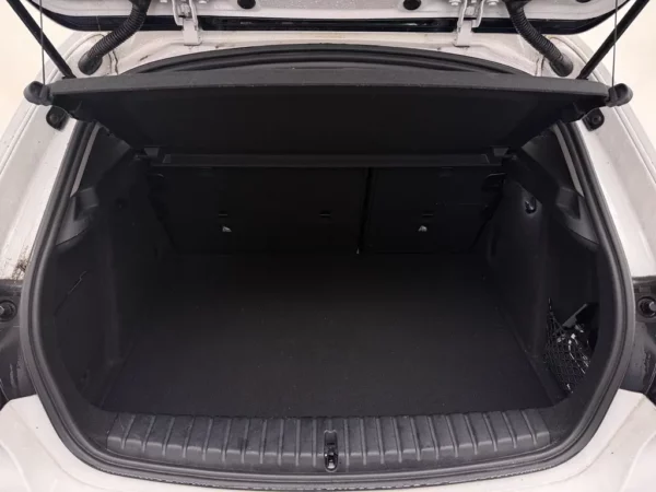 Photo 18 of 23 of WBA7K110707L48802 BMW 1-serie 116i Business Edition