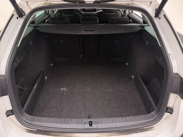 Photo 18 of 25 of TMBJP8NXXRY044543 Skoda Octavia Combi 1.0 e-TSI AUt. Business Edition LED