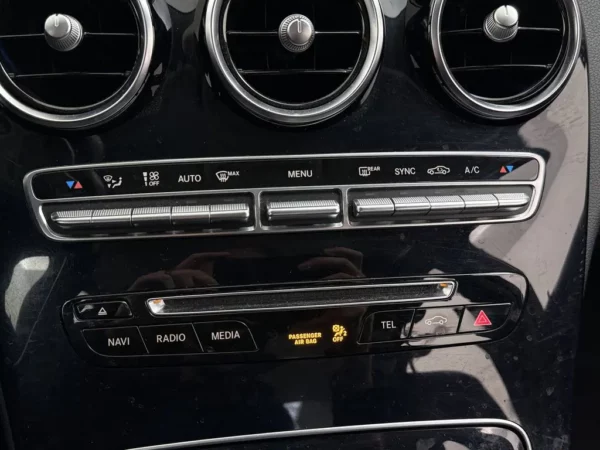 Mercedes-Benz C-Klasse 180 AUT. Premium