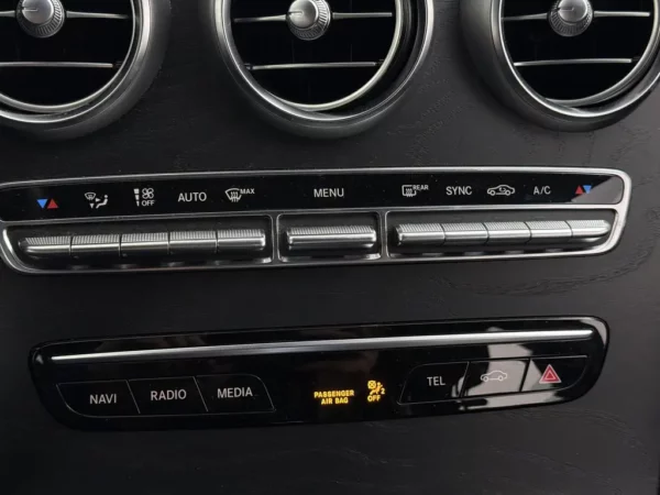 Photo 18 of 25 of WDD2050401R523649 Mercedes-Benz C-Klasse 180 Business Solution AMG