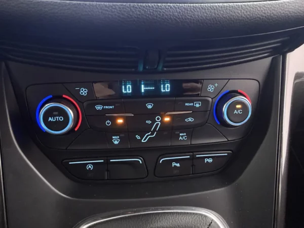 Photo 18 of 25 of WF0VXXGCEVHR85368 Ford C-MAX 1.5 Titanium