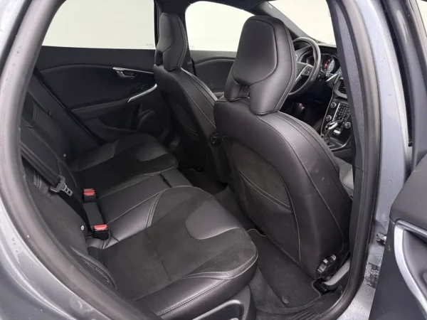 Volvo V40 2.0 D3 AUT. R-Design LED