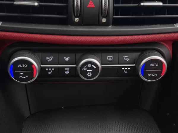 Photo 18 of 25 of ZAREAECN0H7562822 Alfa Romeo Giulia 2.0T Super 1e Eig!! NAP