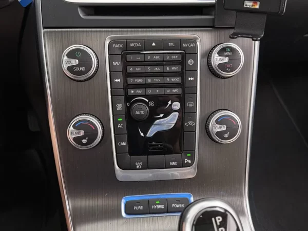 Photo 18 of 26 of YV1GWDCH0G1312022 Volvo V60 2.4 D6 Twin Engine R-Design Pano