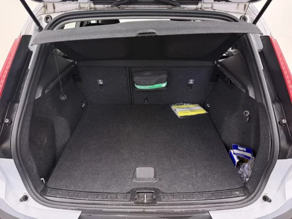 Photo 18 of 26 of YV1XZL4VDM2604177 Volvo XC40 1.5 T2 AUT. Momentum Core LED