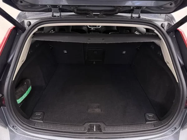 Photo 18 of 26 of YV1ZW72V1K1329638 Volvo V60 2.0 D3 LED