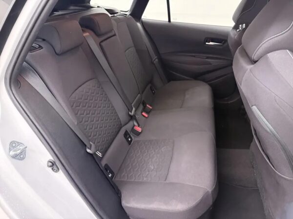 Toyota Corolla Touring Sports 1.8 Hybrid Business