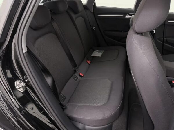 Photo 19 of 23 of WAUZZZ8V6HA103301 Audi A3 Sportback 1.4 TFSI AUT. CoD Sport S Line Edition