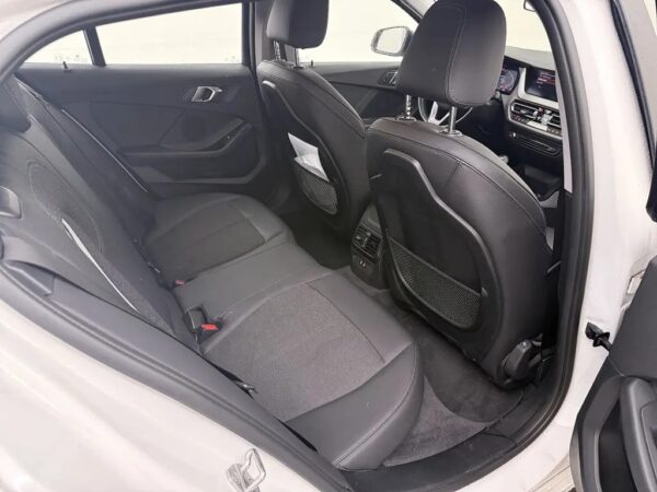 Photo 19 of 23 of WBA7K110707L48802 BMW 1-serie 116i Business Edition