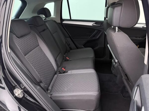 Photo 19 of 23 of WVGZZZ5NZJW329993 Volkswagen Tiguan 1.4 TSI Comfortline Business
