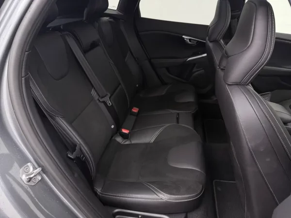 Volvo V40 2.0 D3 AUT. R-Design LED