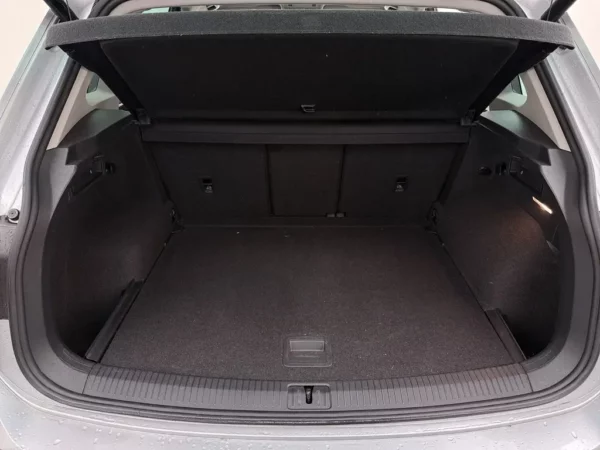 Photo 19 of 26 of WVGZZZ5NZMW056491 Volkswagen Tiguan 1.5 TSI AUT. Elegance