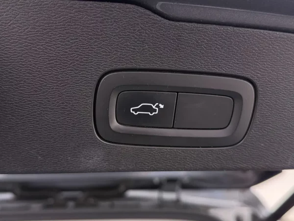 Photo 19 of 26 of YV1ZW72V1K1329638 Volvo V60 2.0 D3 LED