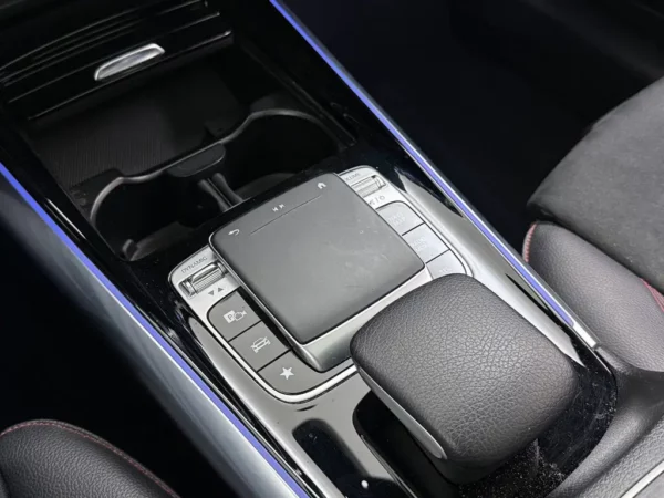 Mercedes-Benz B-Klasse 180 Aut. Launch Edition Premium Plus AMG