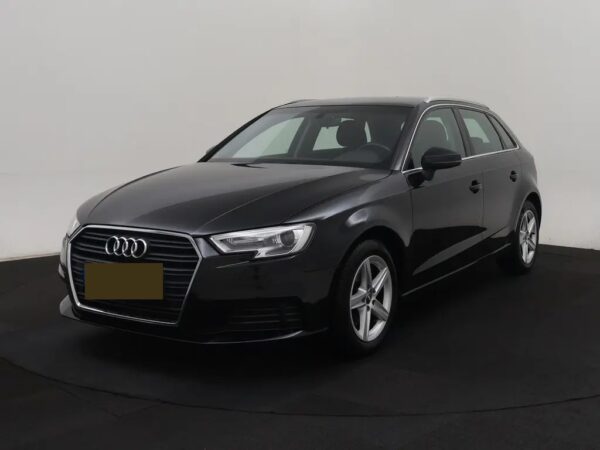 Photo 2 of 23 of WAUZZZ8V6HA103301 Audi A3 Sportback 1.4 TFSI AUT. CoD Sport S Line Edition