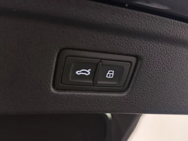 Photo 20 of 26 of WAUZZZF51KA071657 Audi A5 Sportback 40 g-tron Launch edition Sport