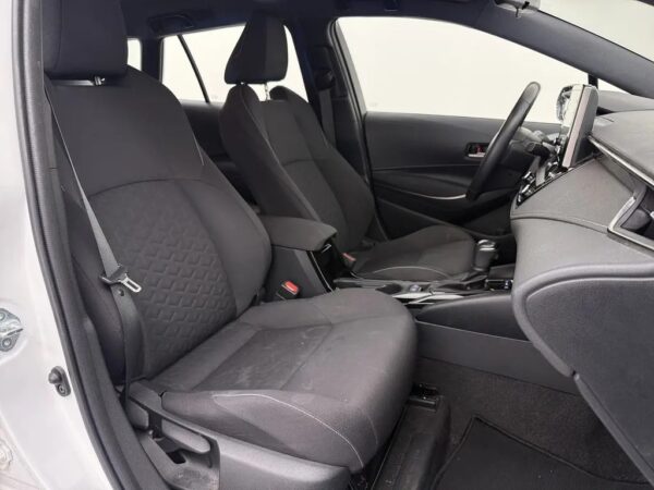 Toyota Corolla Touring Sports 1.8 Hybrid Business