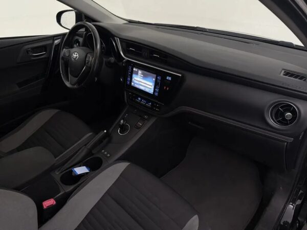 Toyota Auris Touring Sports 1.8 Hybrid Lease