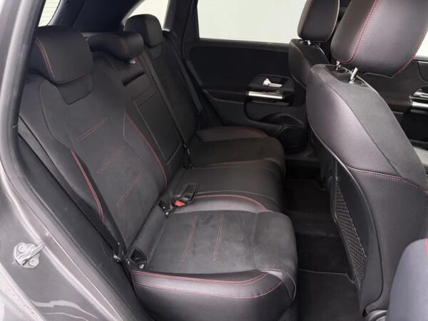 Photo 21 of 24 of WDD2470031J035706 Mercedes-Benz B-Klasse 180d Aut. Business Solution AMG LED