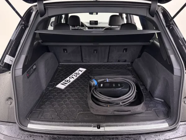 Photo 21 of 31 of WAUZZZ4M5HD026738 Audi Q7 3.0 TDI e-tron quattro Sport LED-Matrix