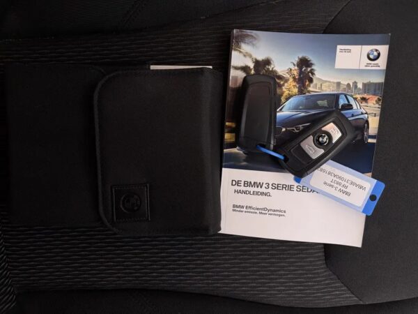 Photo 22 of 22 of WBA8E31090A381682 BMW 3 Serie 318i AUT. Executive