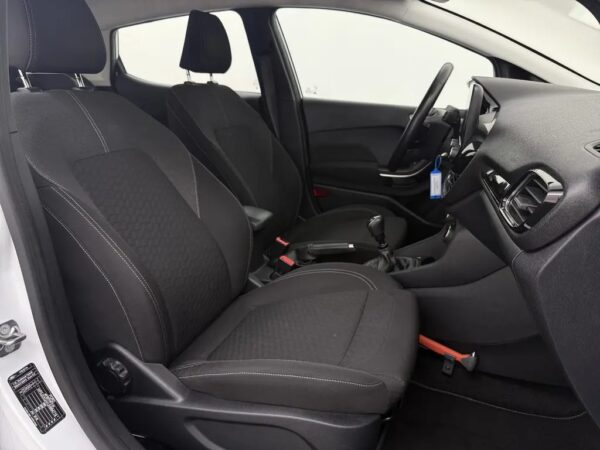 Photo 22 of 23 of WF0JXXGAHJNB64719 Ford Fiesta 1.0 EcoBoost Hybrid Titanium