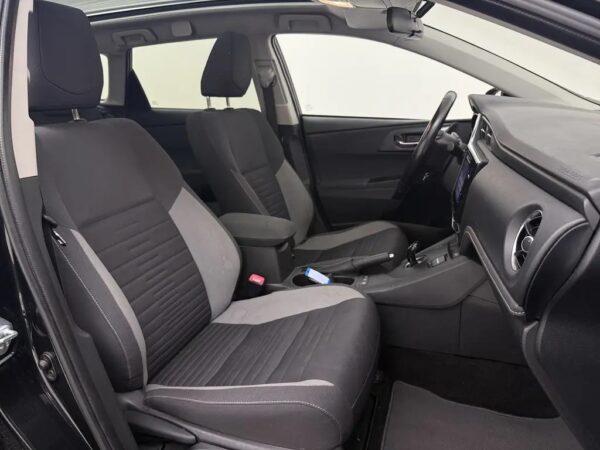 Toyota Auris Touring Sports 1.8 Hybrid Lease