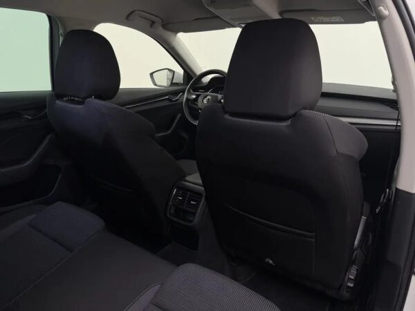 Photo 22 of 25 of TMBJP8NXXRY044543 Skoda Octavia Combi 1.0 e-TSI AUt. Business Edition LED