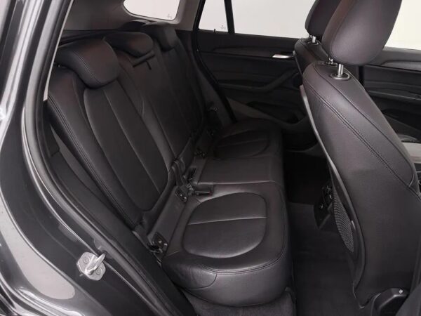 Photo 22 of 25 of WBAHT710405J50291 BMW X1 sDrive18d Aut. High Executive HUD