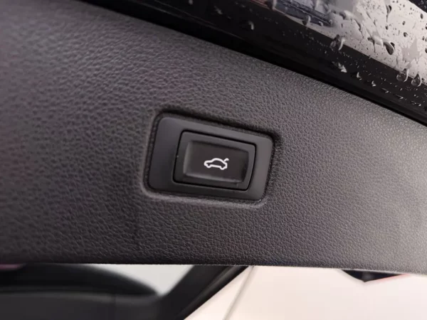 Photo 22 of 31 of WAUZZZ4M5HD026738 Audi Q7 3.0 TDI e-tron quattro Sport LED-Matrix