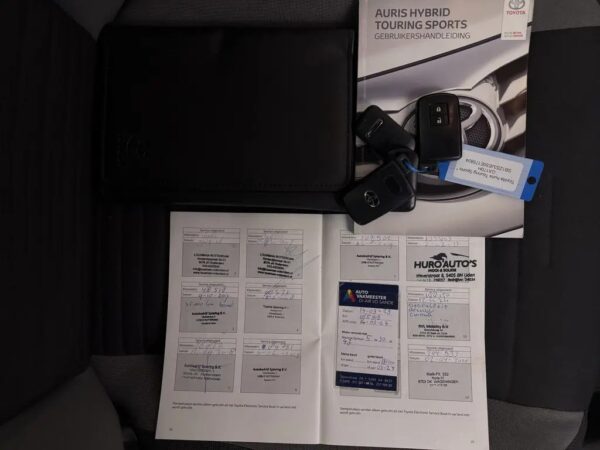 Toyota Auris Touring Sports 1.8 Hybrid Lease
