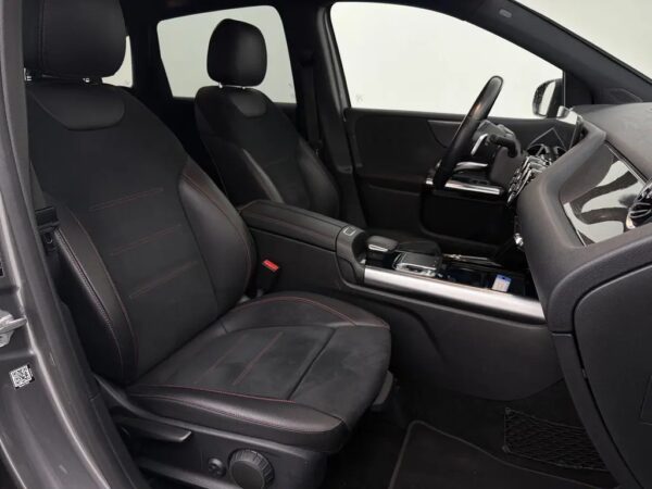 Photo 23 of 24 of WDD2470031J035706 Mercedes-Benz B-Klasse 180d Aut. Business Solution AMG LED