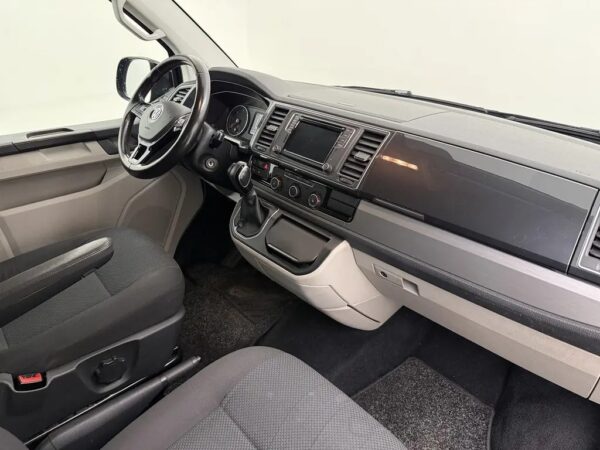 Volkswagen Transporter 2.0 TDI L2H1 DC Highline Airco