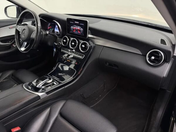 Mercedes-Benz C-Klasse 180 AUT. Premium