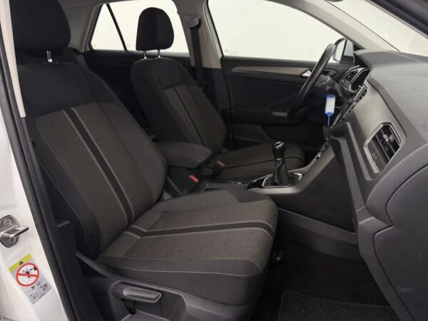 Photo 23 of 25 of WVGZZZA1ZLV134142 Volkswagen T-Roc 1.0 TSI Style Business