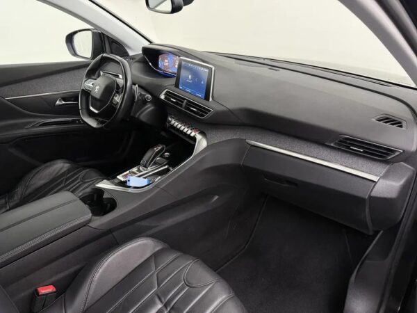 Photo 23 of 26 of VF3MRHNSRJL073812 Peugeot 5008 1.2 PureTech AUT. Allure 7p.