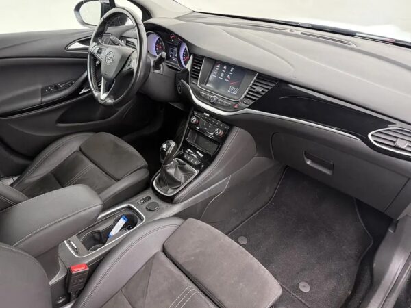 Opel Astra 1.2 Business Elegance LED