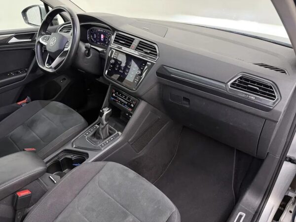 Photo 23 of 26 of WVGZZZ5NZMW056491 Volkswagen Tiguan 1.5 TSI AUT. Elegance