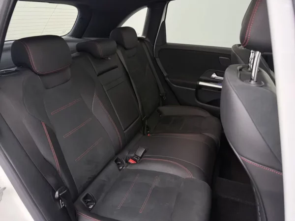 Mercedes-Benz B-Klasse 180 Aut. Launch Edition Premium Plus AMG