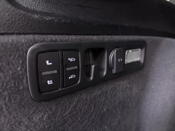 Photo 23 of 31 of WAUZZZ4M5HD026738 Audi Q7 3.0 TDI e-tron quattro Sport LED-Matrix