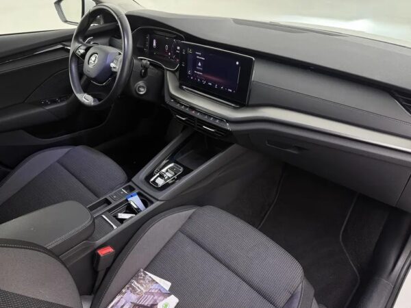 Photo 24 of 25 of TMBJP8NXXRY044543 Skoda Octavia Combi 1.0 e-TSI AUt. Business Edition LED