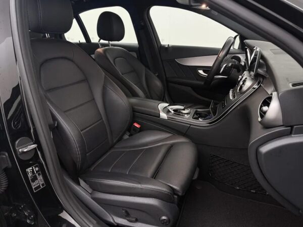 Photo 24 of 25 of WDD2050401R523649 Mercedes-Benz C-Klasse 180 Business Solution AMG