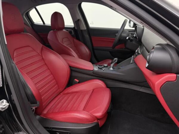 Photo 24 of 25 of ZAREAECN0H7562822 Alfa Romeo Giulia 2.0T Super 1e Eig!! NAP