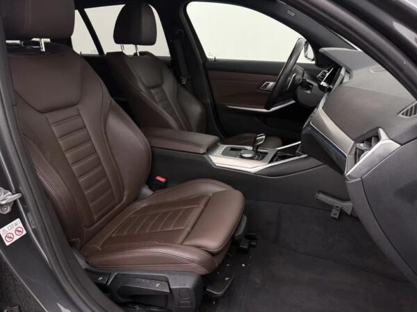 BMW 3 Serie Touring 320e Business Edition Plus M-Sport LED