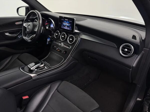 Photo 25 of 27 of WDC2539461F363216 Mercedes-Benz GLC 250 4MATIC Premium Plus