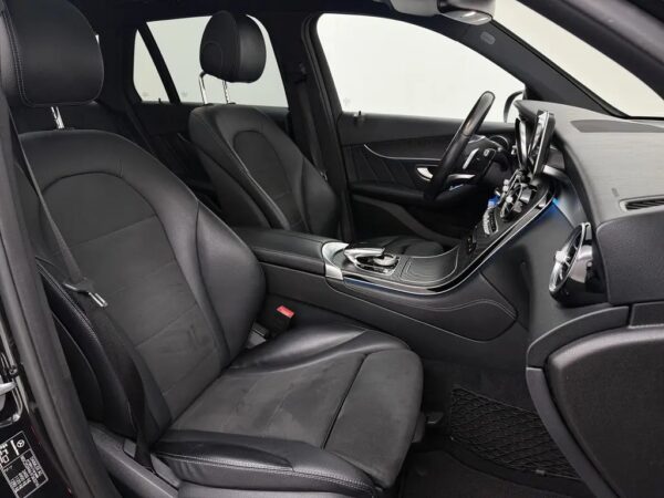 Photo 26 of 27 of WDC2539461F363216 Mercedes-Benz GLC 250 4MATIC Premium Plus