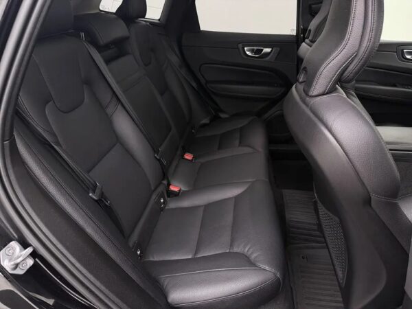 Volvo XC60 2.0 B5 Aut. Momentum Exclusive Pano