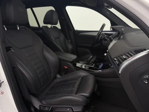 Photo 27 of 28 of WBATS110609F01000 BMW X3 xDrive30e High Ex. M-Sport